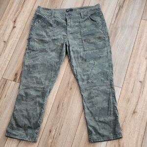 Supplies Camouflage Cargo Cropped Pants Women's Size 12